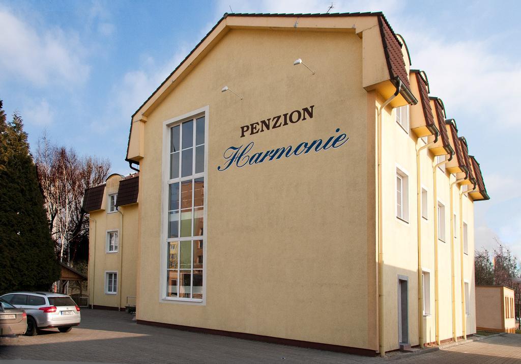 Penzion Harmonie Chodov  Kültér fotó