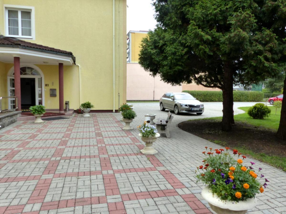 Penzion Harmonie Chodov  Kültér fotó
